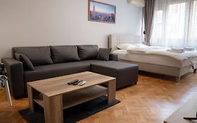 Tommy Apartment